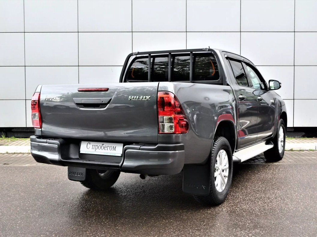 Toyota Hilux Стандарт 2.4 МКПП фото 5