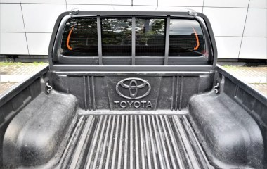 Toyota Hilux Стандарт 2.4 МКПП превью 7
