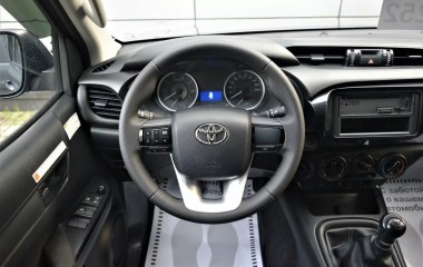 Toyota Hilux Стандарт 2.4 МКПП превью 10