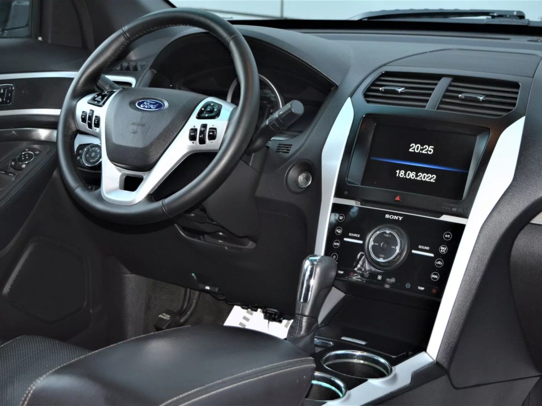 Ford Explorer Sport 3.5  фото 11