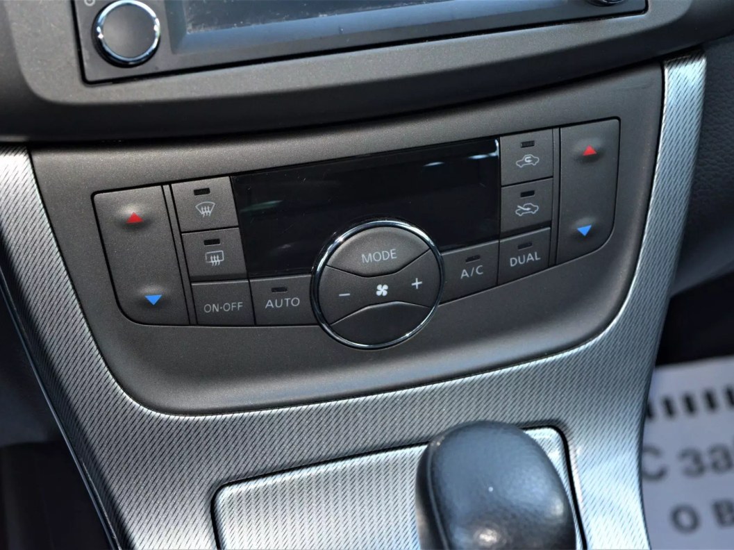 Nissan Tiida Elegance Connect 1.6 CVT фото 11