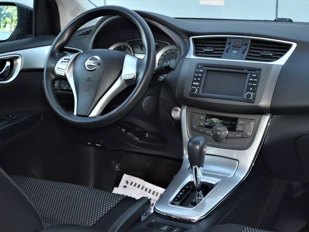Nissan Tiida Elegance Connect 1.6 CVT фото 13