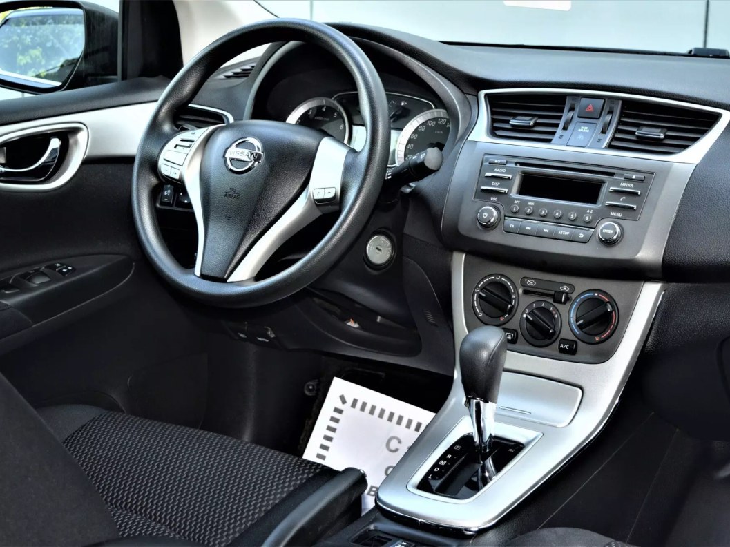 Nissan Tiida Comfort 1.6 CVT фото 9
