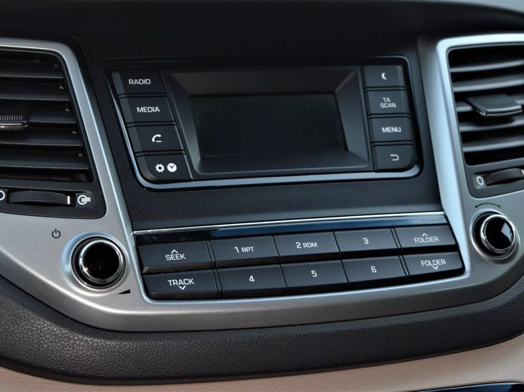 Hyundai Tucson Family Чемпионская серия 2.0 АКПП фото 10