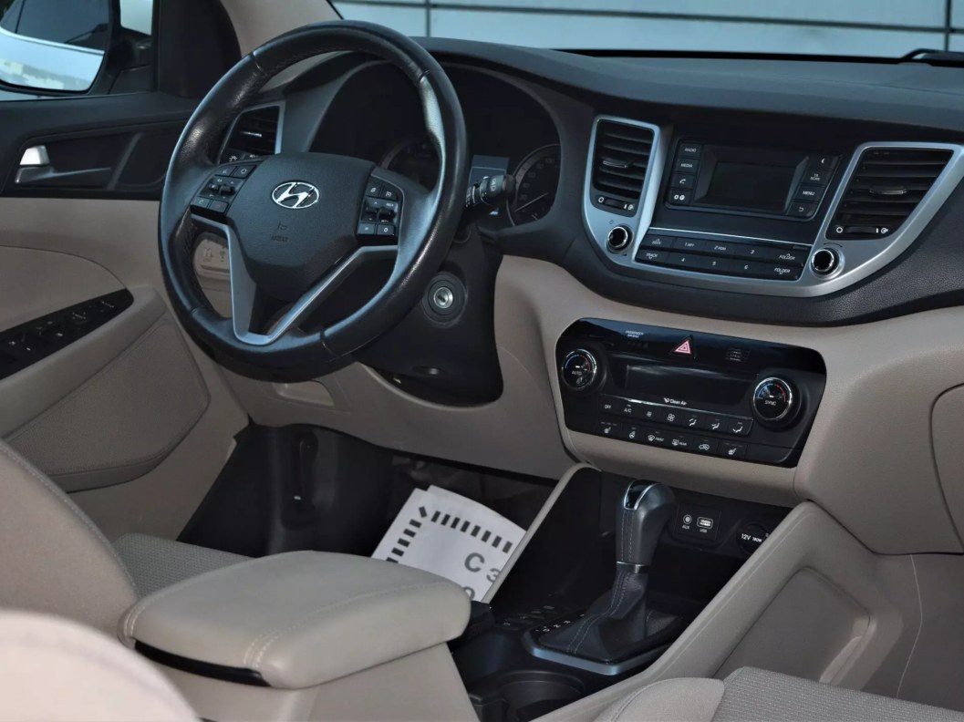 Hyundai Tucson Family Чемпионская серия 2.0 АКПП фото 13