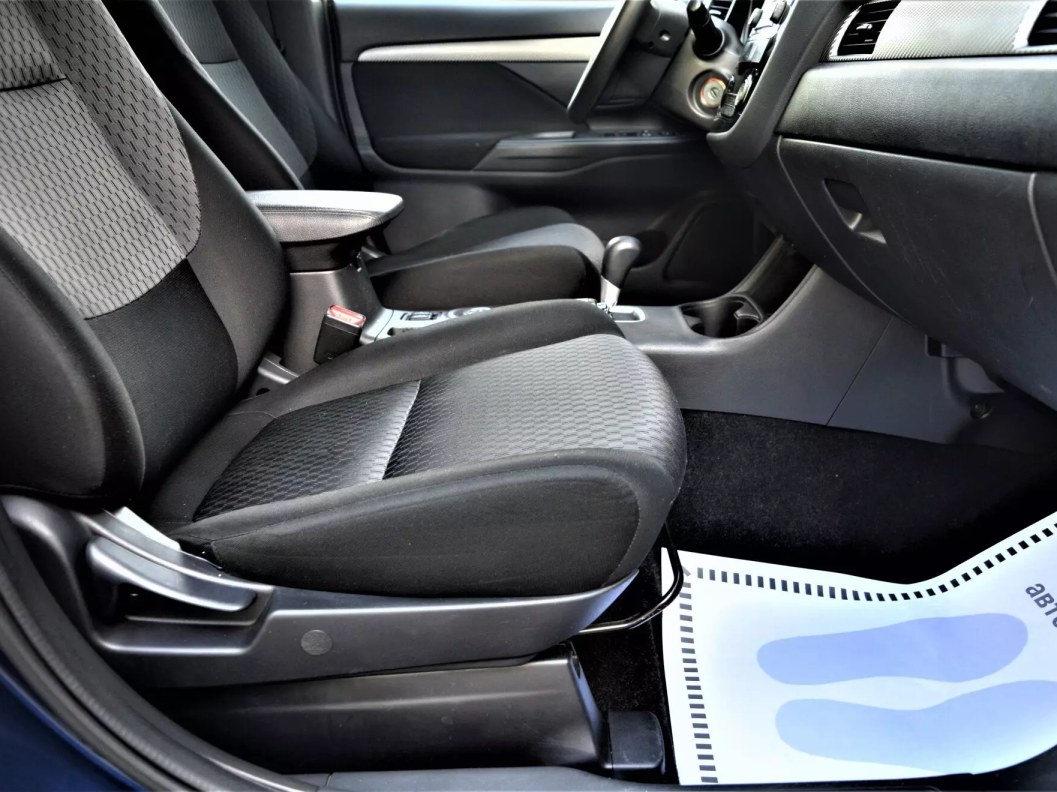 Mitsubishi Outlander Invite S03 2.0 CVT фото 9