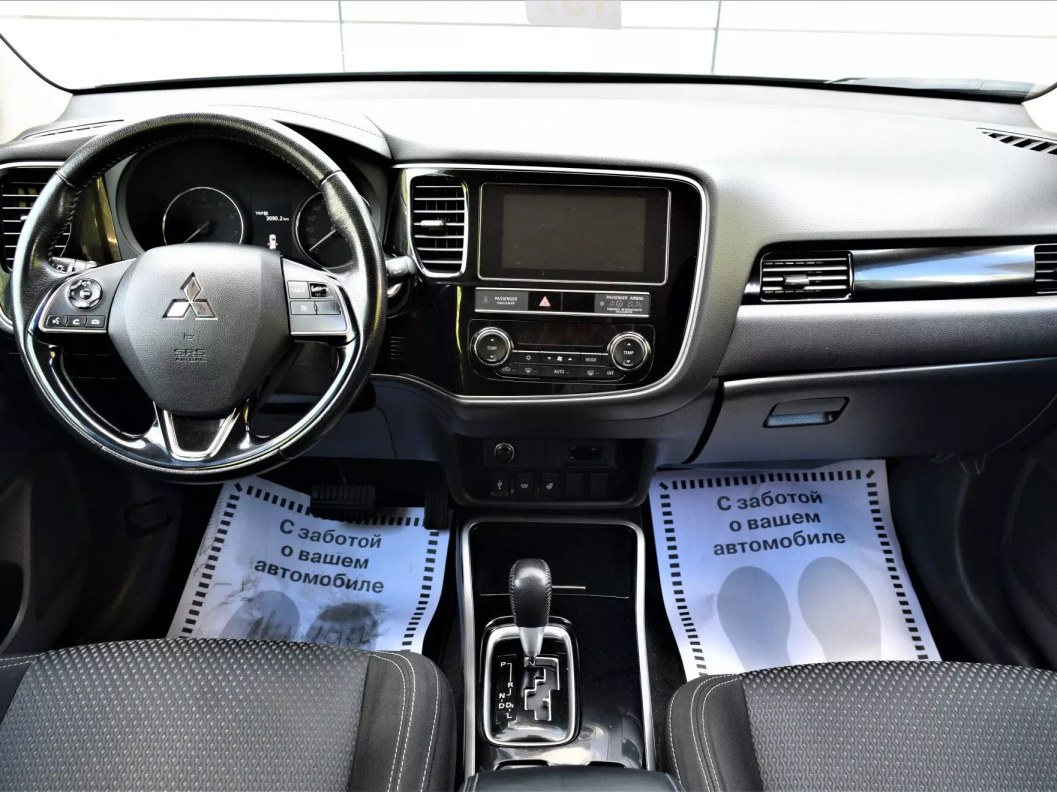 Mitsubishi Outlander Intense+ 2.0 CVT фото 8