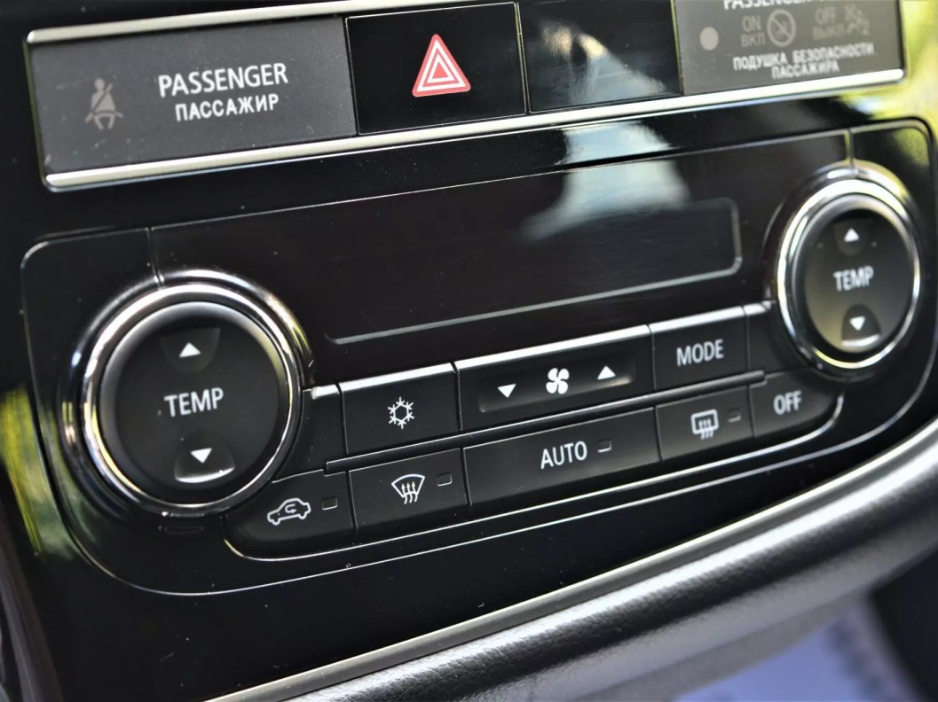 Mitsubishi Outlander Intense+ 2.0 CVT фото 11