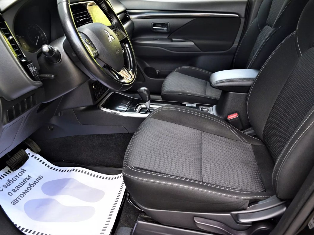 Mitsubishi Outlander Intense+ 2.0 CVT фото 15
