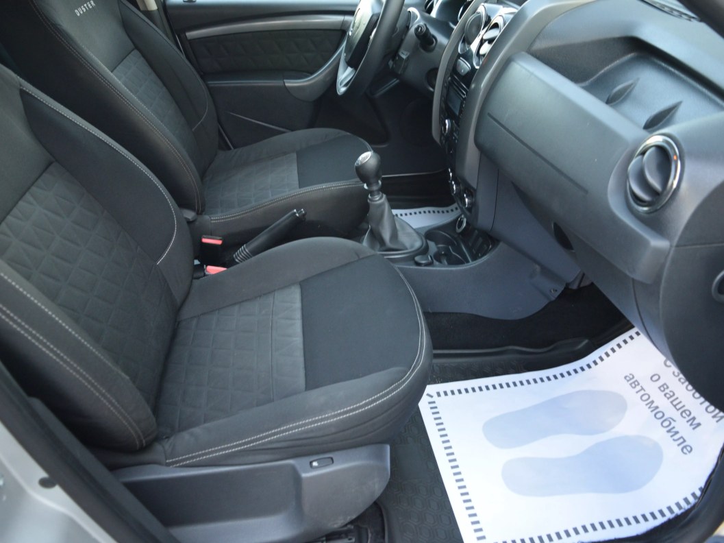 Renault Duster Privilege 1.6 МКПП фото 11