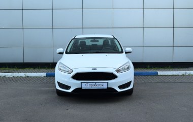 Ford Focus Trend 1.6  превью 2
