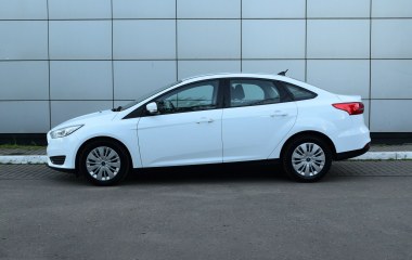Ford Focus Trend 1.6  превью 4