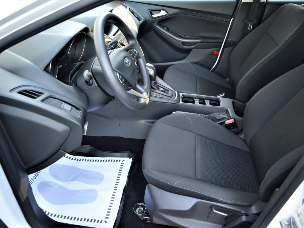 Ford Focus Trend 1.6  фото 9