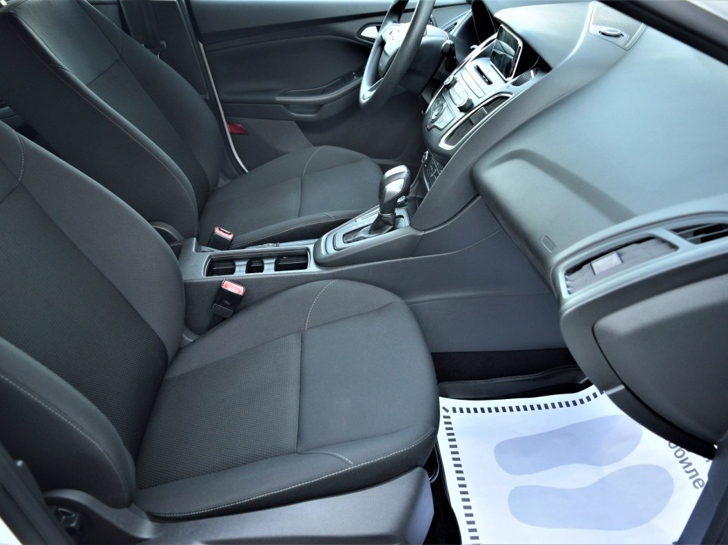 Ford Focus Trend 1.6  фото 11