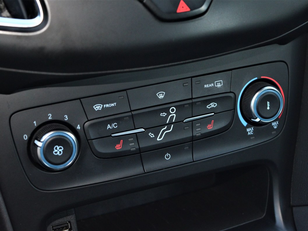 Ford Focus Trend 1.6  фото 16