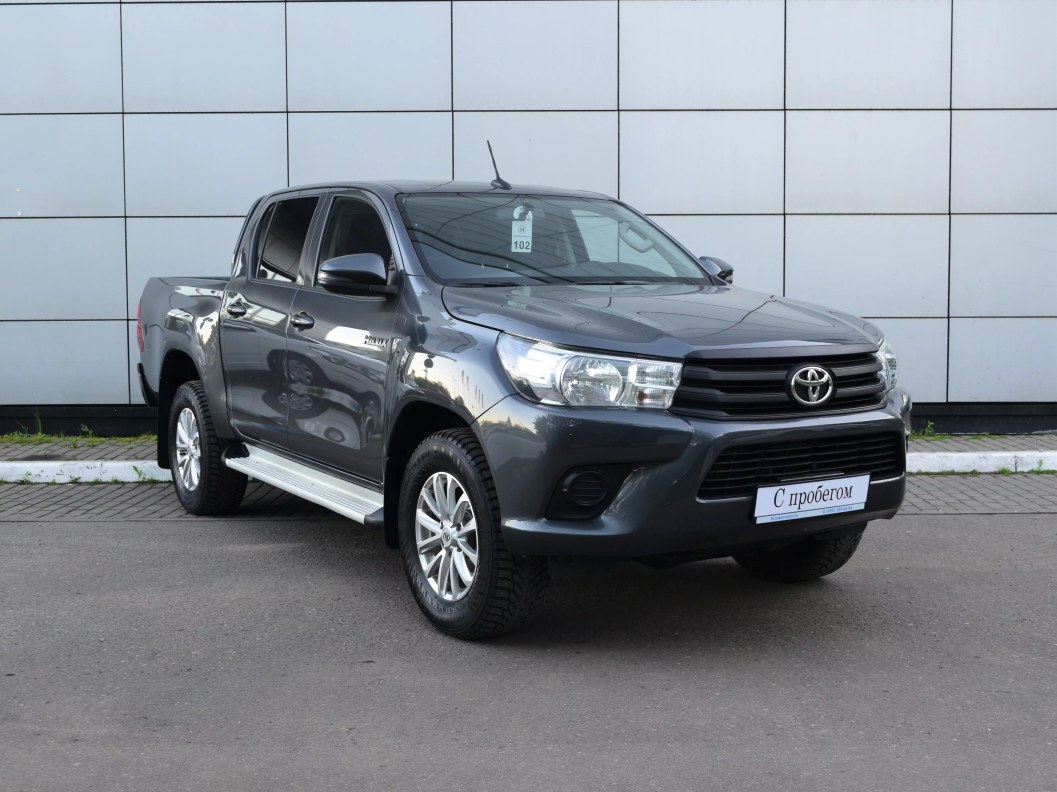 Toyota Hilux Стандарт 2.4 МКПП фото 1