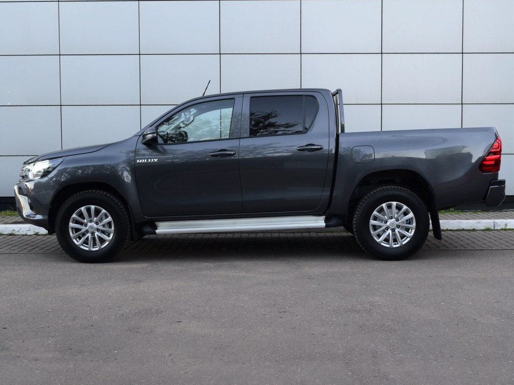 Toyota Hilux Стандарт 2.4 МКПП фото 4