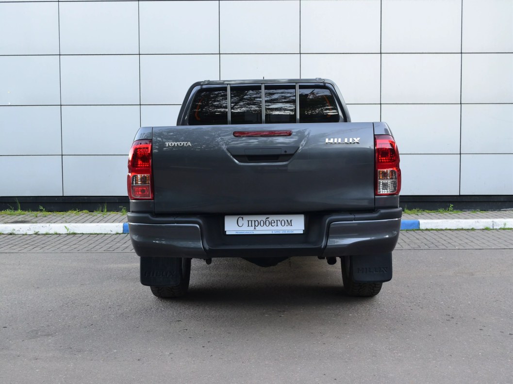 Toyota Hilux Стандарт 2.4 МКПП фото 6