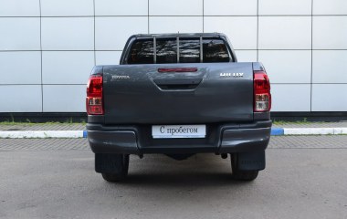 Toyota Hilux Стандарт 2.4 МКПП превью 6