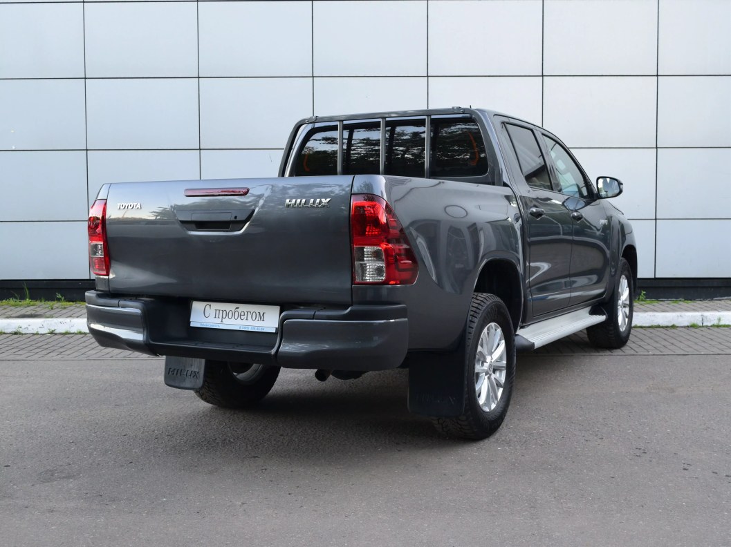 Toyota Hilux Стандарт 2.4 МКПП фото 7