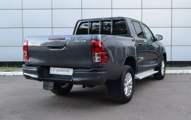 Toyota Hilux Стандарт 2.4 МКПП превью 7