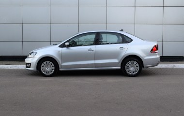 Volkswagen Polo Comfortline 1.6 АКПП превью 4