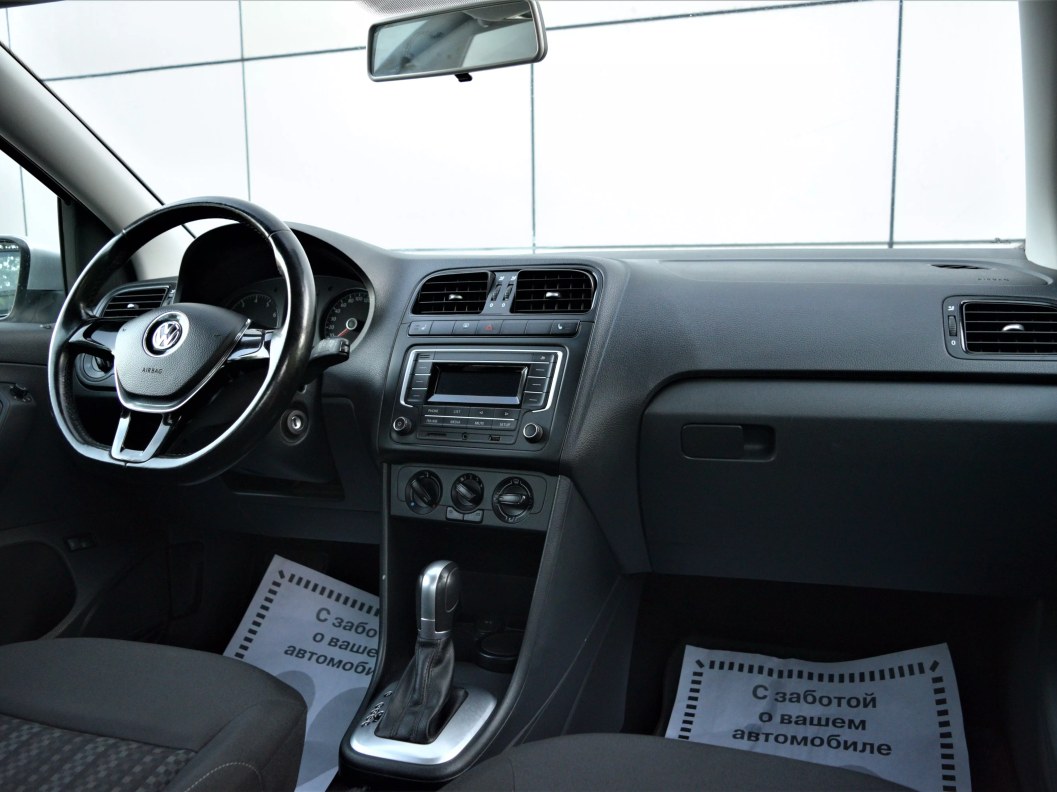 Volkswagen Polo Comfortline 1.6 АКПП фото 19