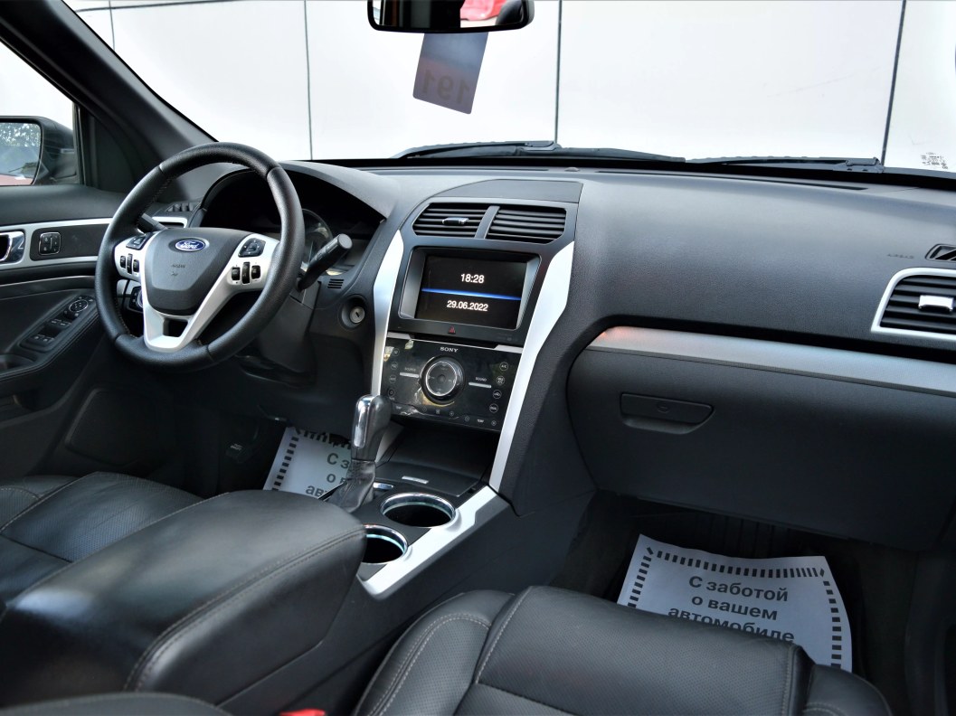 Ford Explorer Sport 3.5  фото 10
