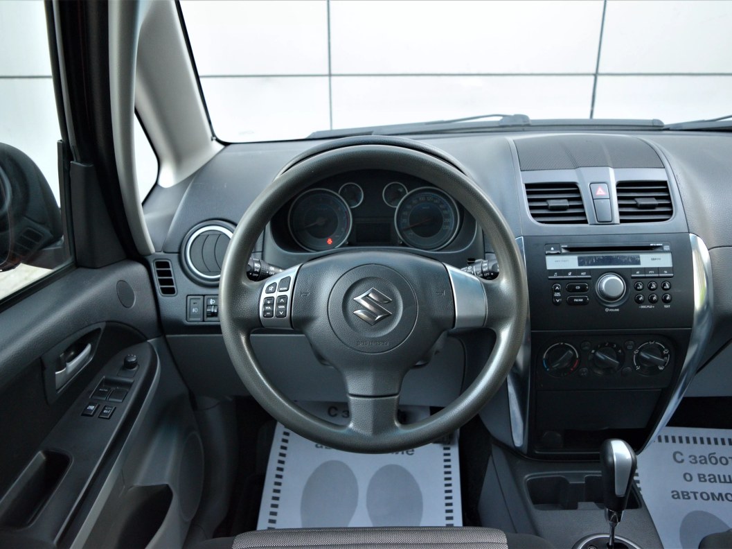 Suzuki SX4 GL 1.6 АКПП фото 15