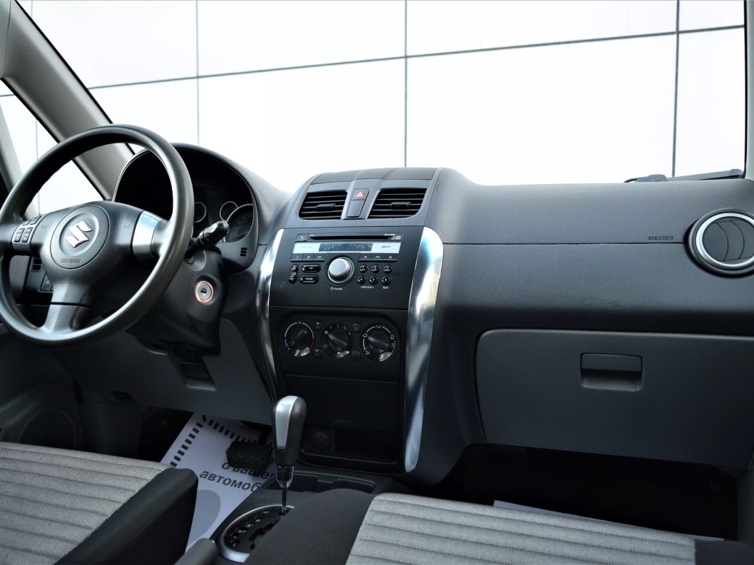 Suzuki SX4 GL 1.6 АКПП фото 19