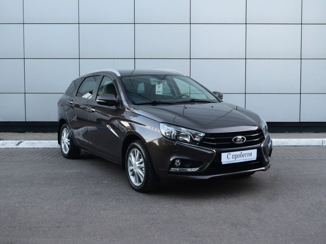 ВАЗ (Lada) Vesta GFK11-52-AK2 Luxe Multimedia 1.6 МКПП фото 1