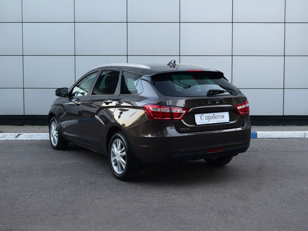 ВАЗ (Lada) Vesta GFK11-52-AK2 Luxe Multimedia 1.6 МКПП фото 5