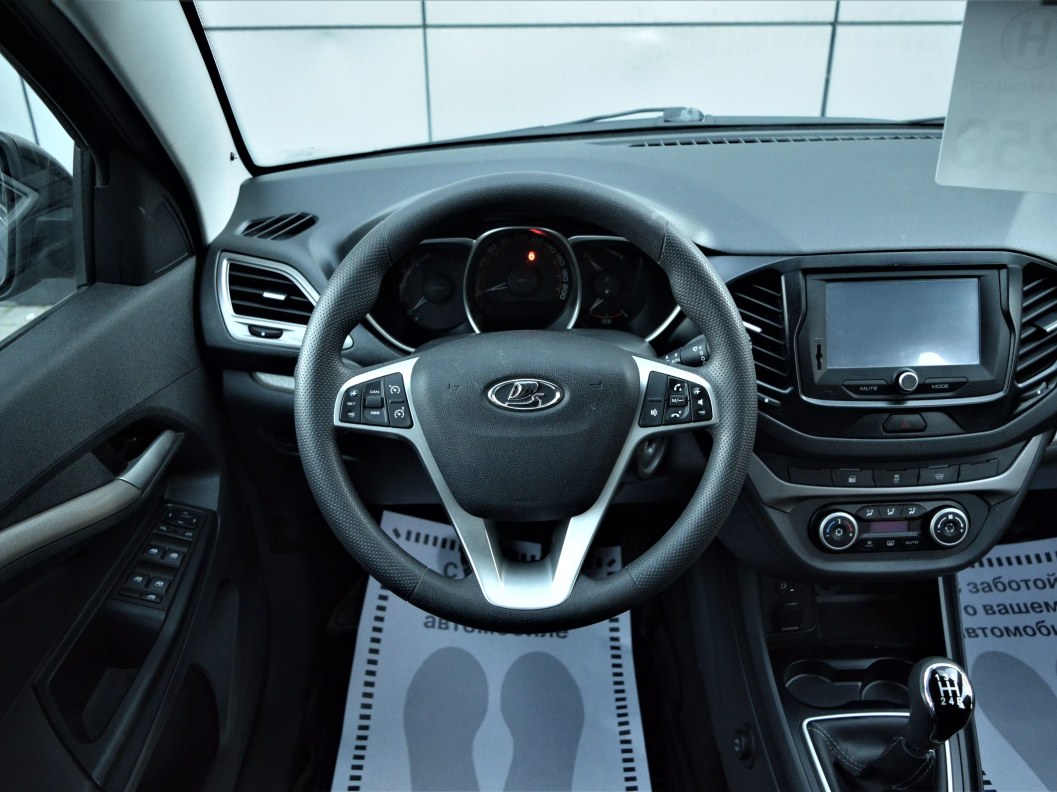 ВАЗ (Lada) Vesta GFK11-52-AK2 Luxe Multimedia 1.6 МКПП фото 15