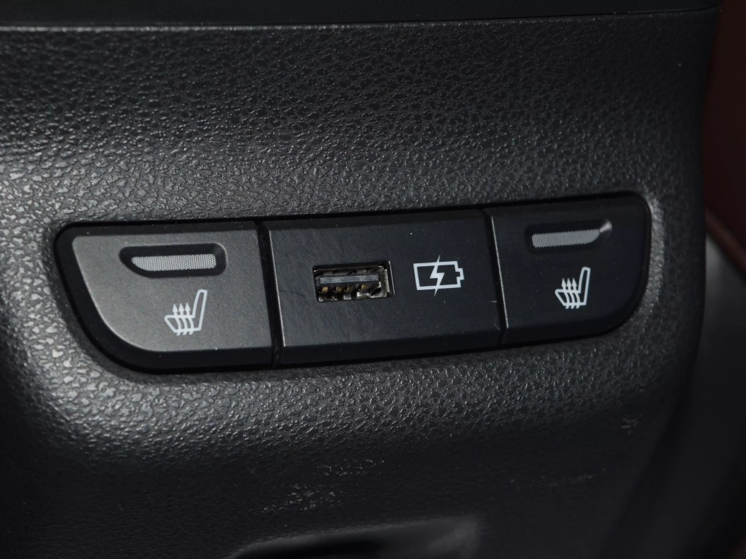 ВАЗ (Lada) Vesta GFK11-52-AK2 Luxe Multimedia 1.6 МКПП фото 18