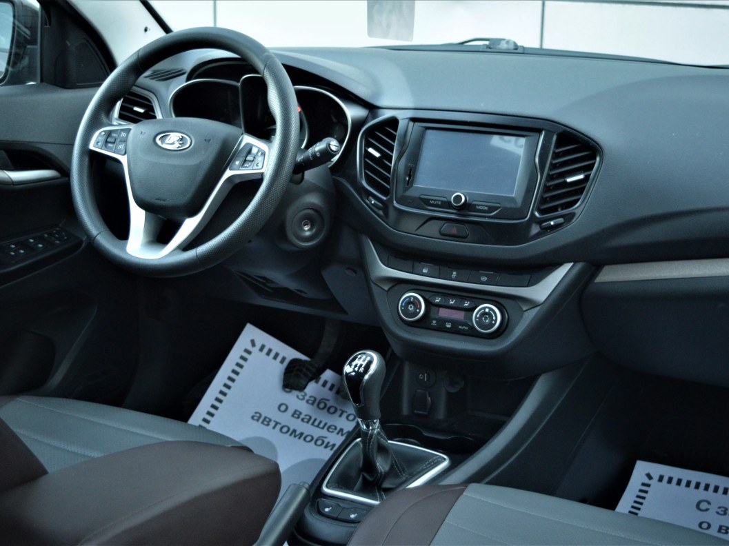 ВАЗ (Lada) Vesta GFK11-52-AK2 Luxe Multimedia 1.6 МКПП фото 19
