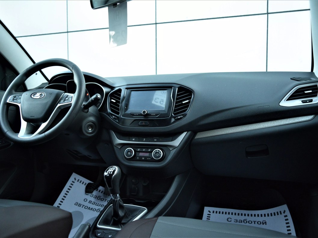 ВАЗ (Lada) Vesta GFK11-52-AK2 Luxe Multimedia 1.6 МКПП фото 20