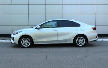 Kia Cerato Premium 2.0 АКПП превью 4