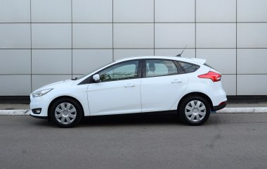 Ford Focus Trend 1.6  превью 4