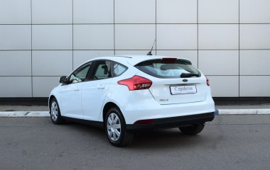 Ford Focus Trend 1.6  превью 5