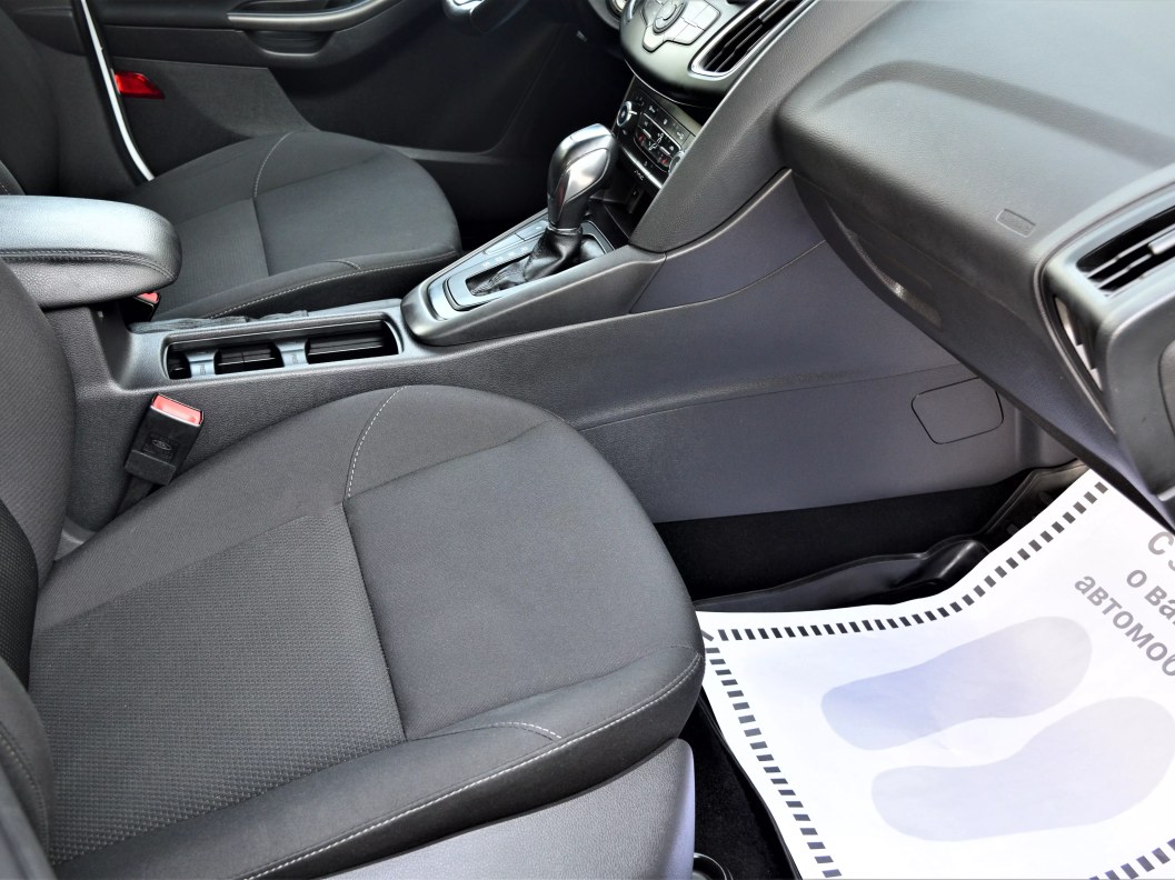 Ford Focus Trend 1.6  фото 11