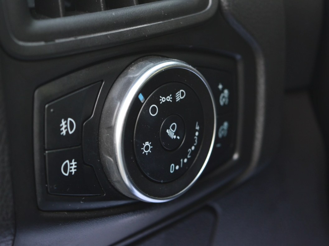 Ford Focus Trend 1.6  фото 16