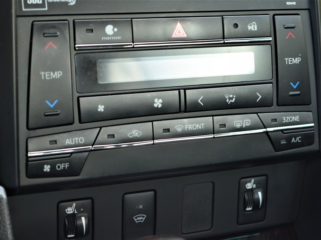 Toyota Camry Престиж 2.5 АКПП фото 17