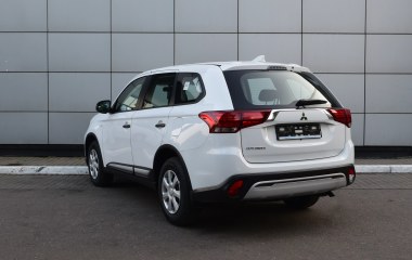 Mitsubishi Outlander Inform 2.0 CVT превью 5