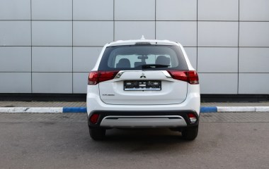 Mitsubishi Outlander Inform 2.0 CVT превью 6
