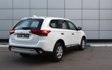 Mitsubishi Outlander Inform 2.0 CVT превью 7