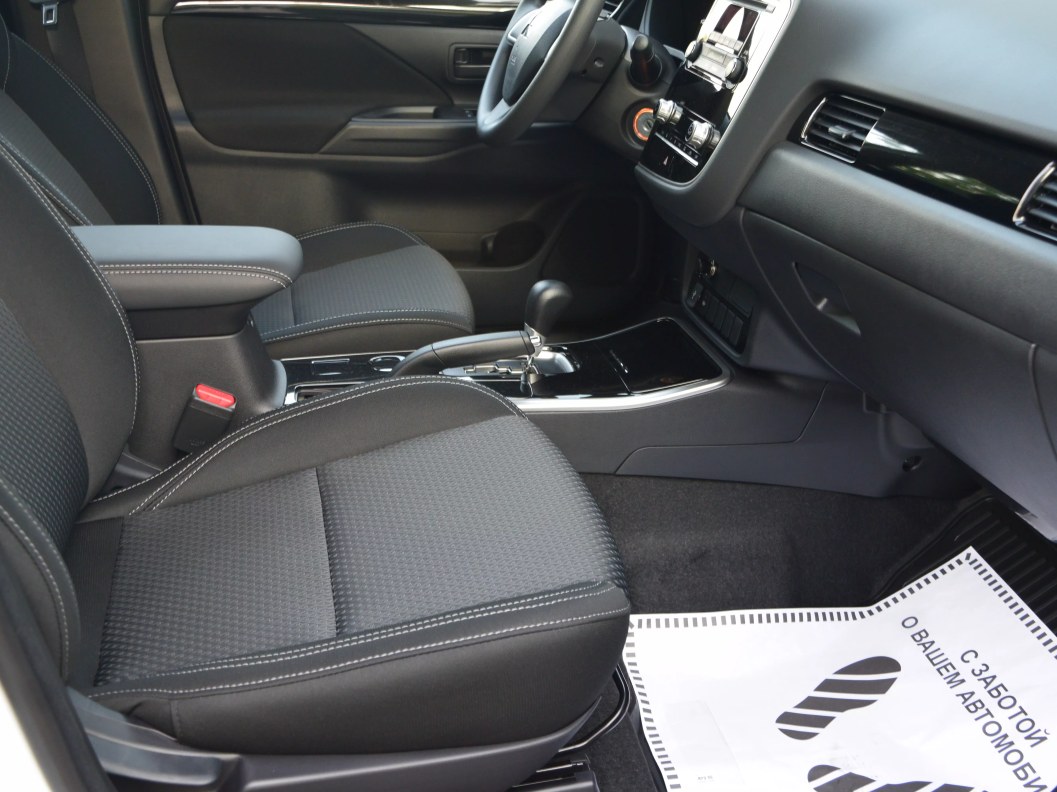 Mitsubishi Outlander Inform 2.0 CVT фото 11