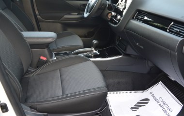 Mitsubishi Outlander Inform 2.0 CVT превью 11