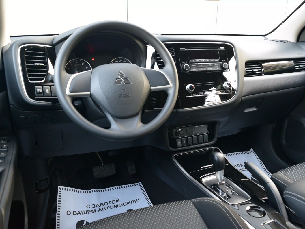 Mitsubishi Outlander Inform 2.0 CVT фото 15