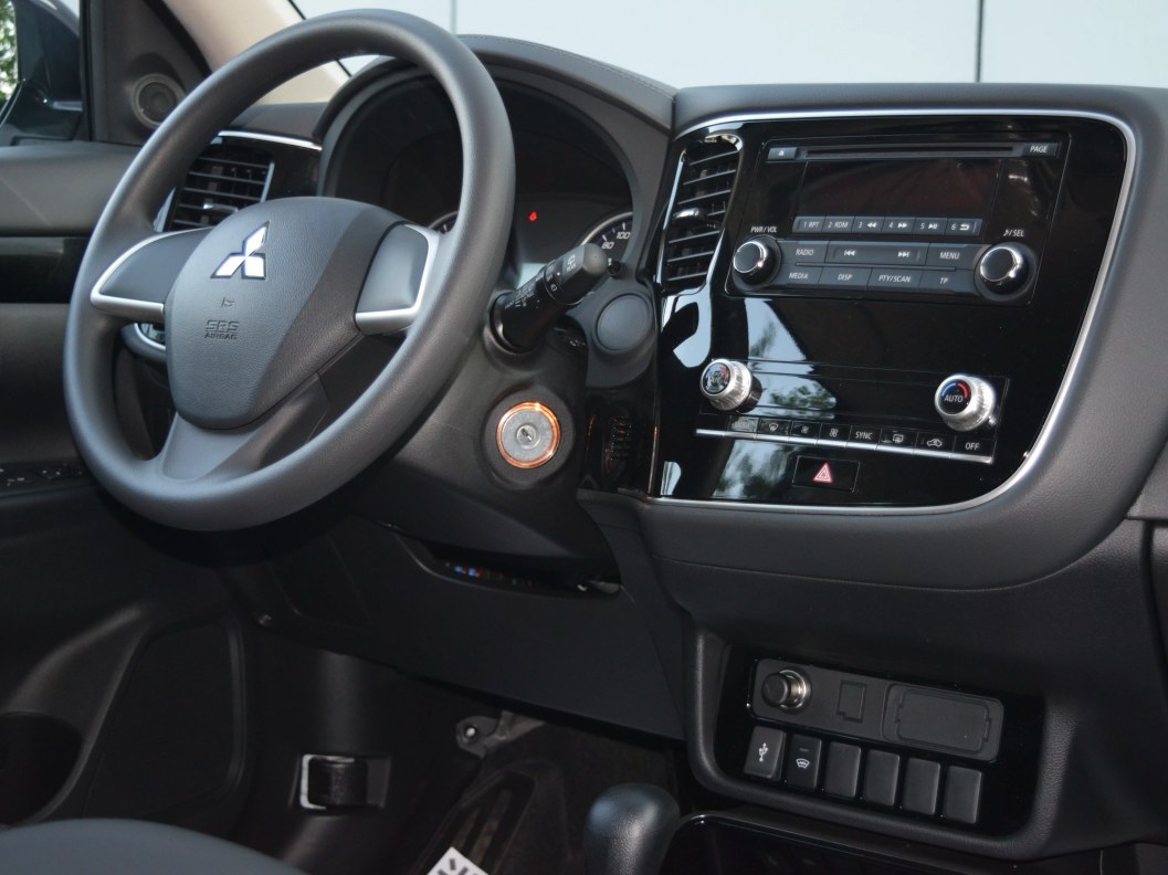 Mitsubishi Outlander Inform 2.0 CVT фото 19