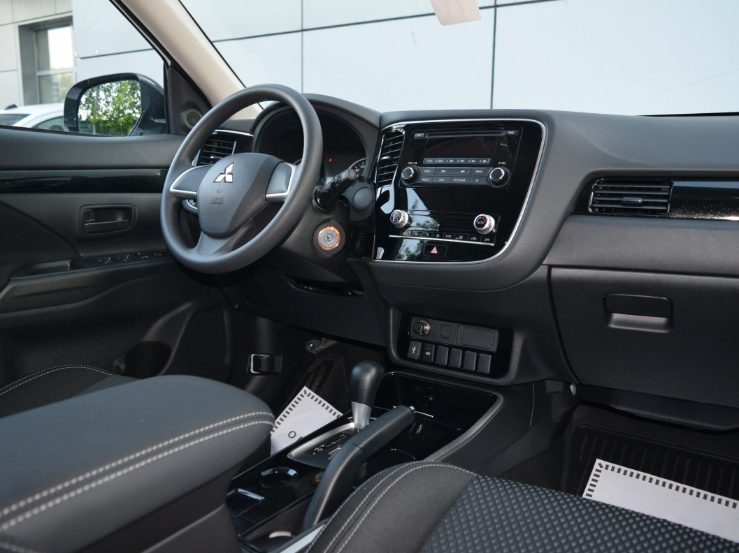 Mitsubishi Outlander Inform 2.0 CVT фото 20